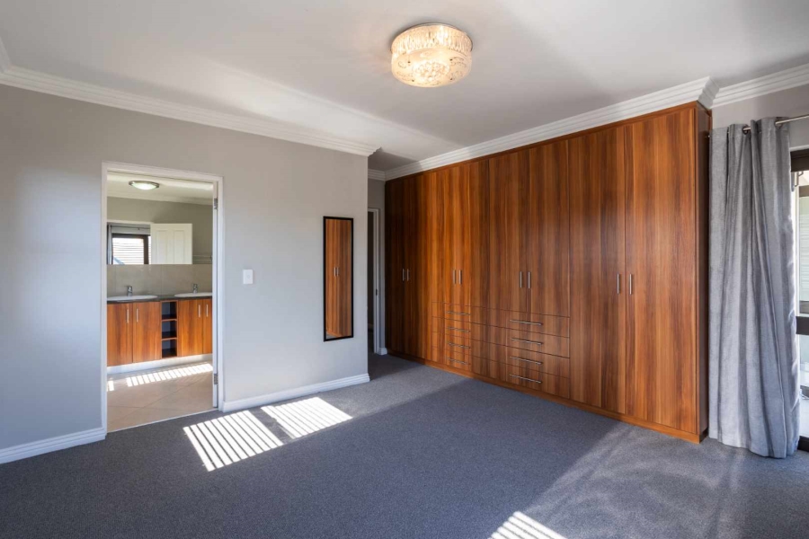 To Let 3 Bedroom Property for Rent in Val De Vie Estate Western Cape